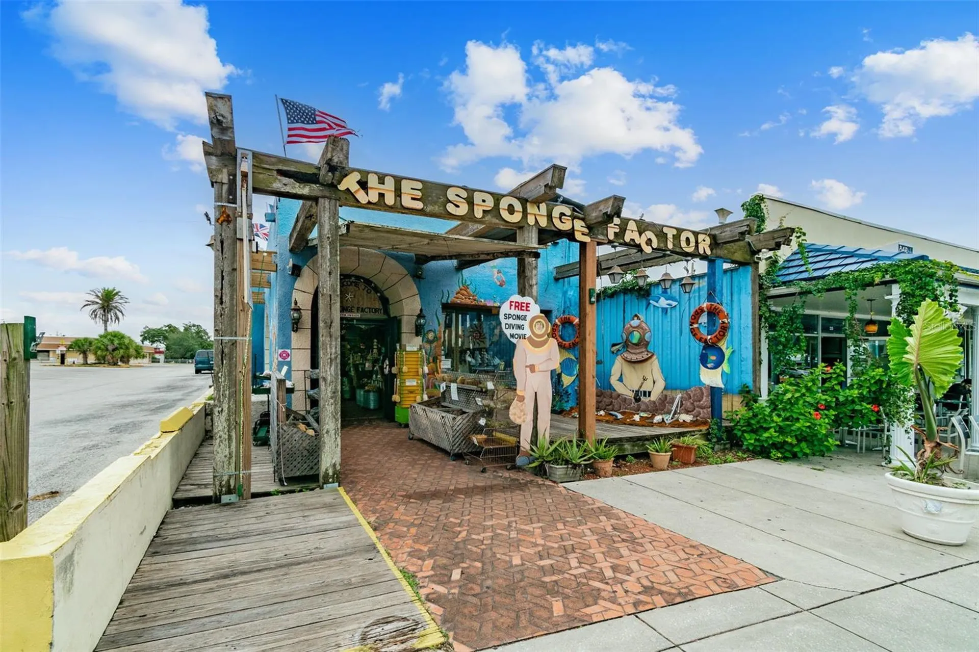 360 Liam Avenue Tarpon Springs FL 34689