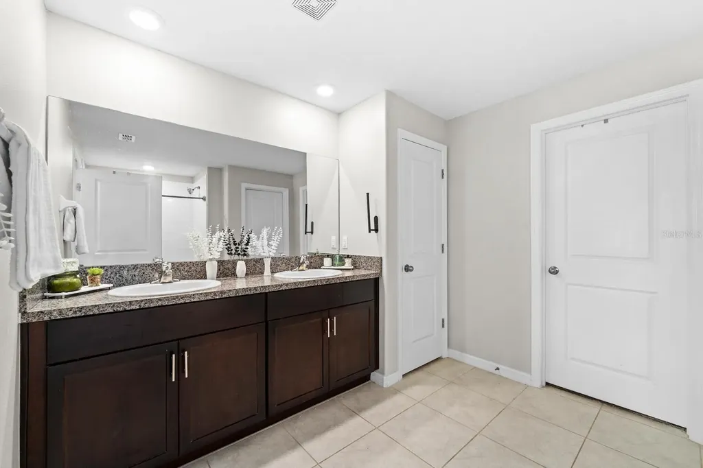 9718 Channing Hill Drive Sun City Center FL 33573