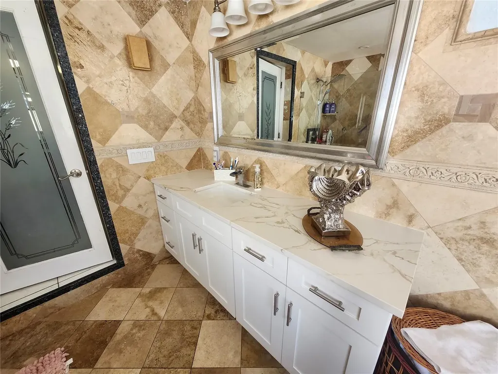 7023 Fountain Avenue Tampa FL 33634