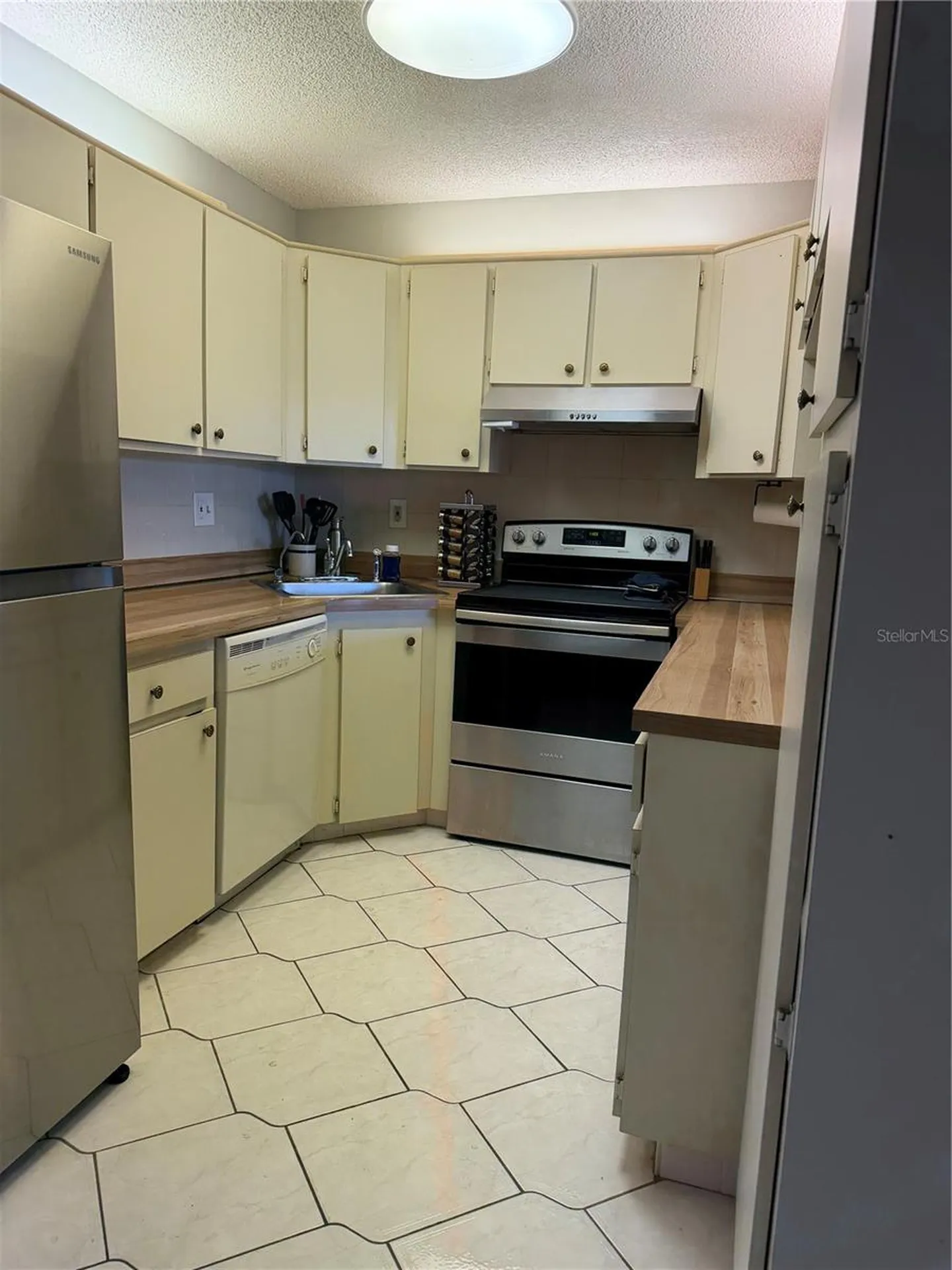 2688 Pine Ridge Way N Palm Harbor FL 34684