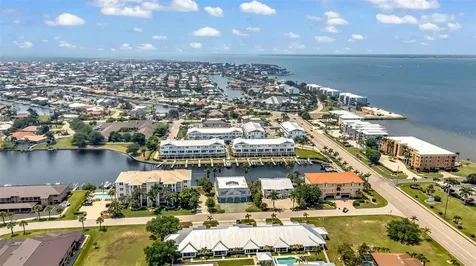 276 Lewis Circle Punta Gorda FL 33950