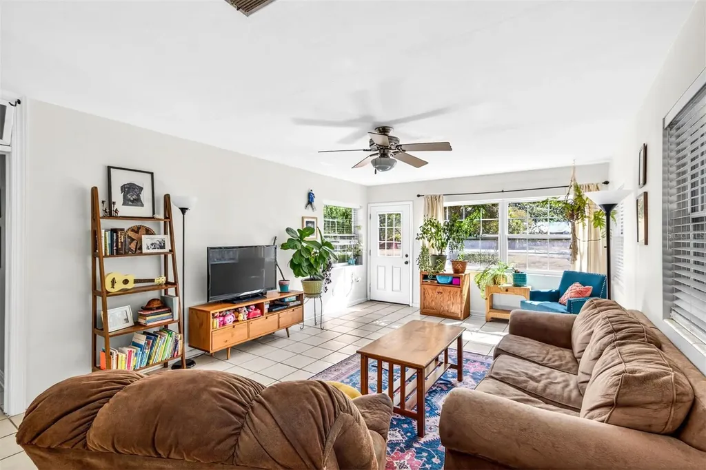1006 NE 12th Avenue Gainesville FL 32601