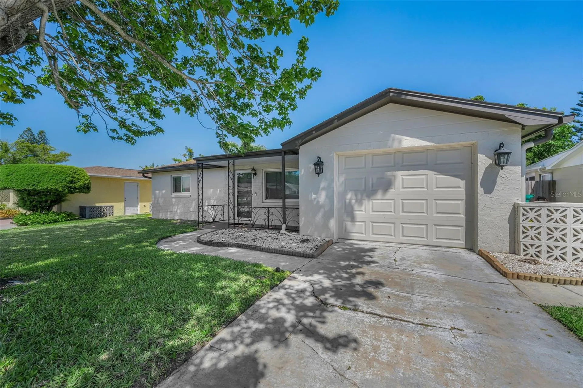 1184 Chelsea Lane Holiday FL 34691