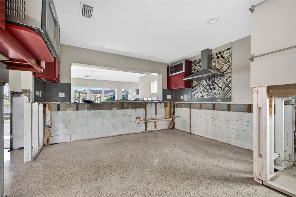 316 89th Avenue NE St Petersburg FL 33702