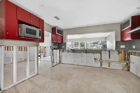 316 89th Avenue NE St Petersburg FL 33702