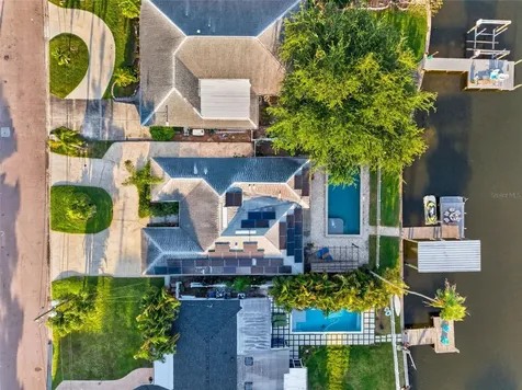 316 89th Avenue NE St Petersburg FL 33702
