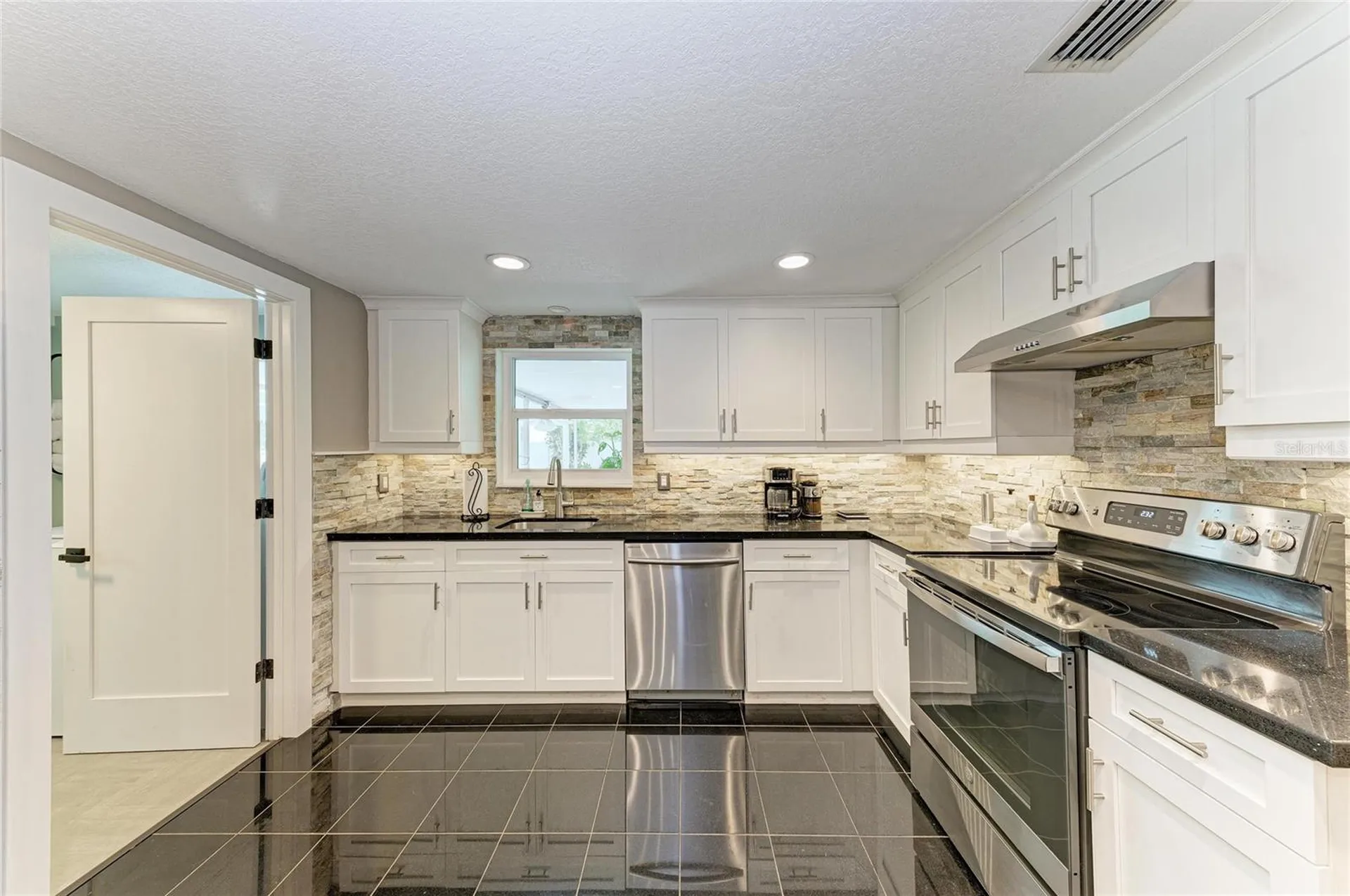 5535 25th Street W Bradenton FL 34207