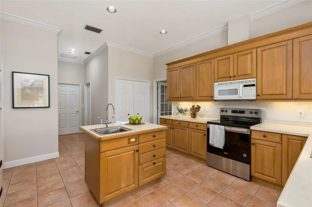 2054 Sawgrass Drive Apopka FL 32712