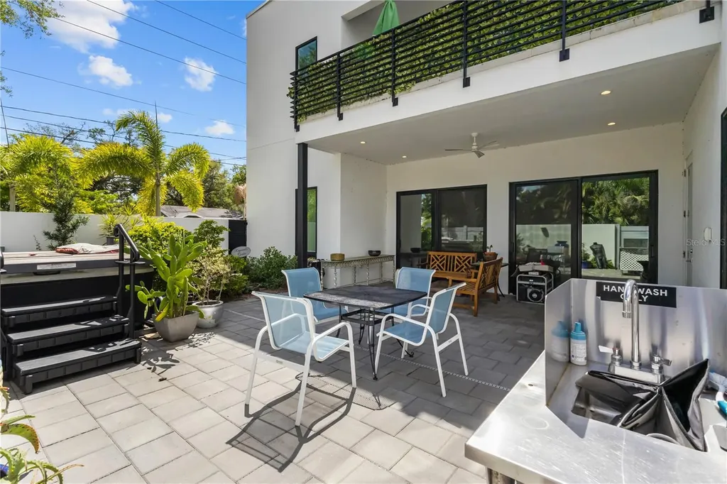 1755 7th Street Sarasota FL 34236