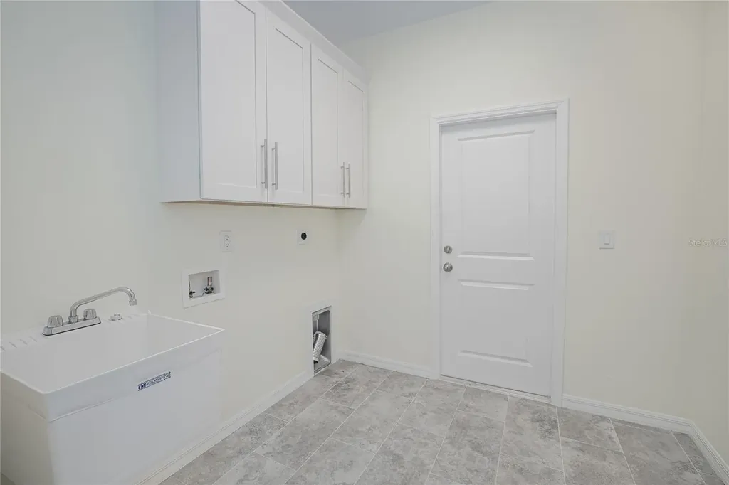 2102 NW 6th Place Cape Coral FL 33993