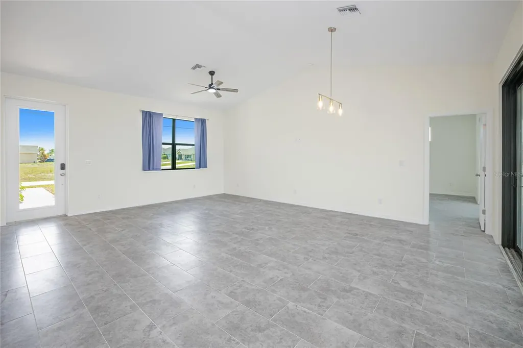 2102 NW 6th Place Cape Coral FL 33993