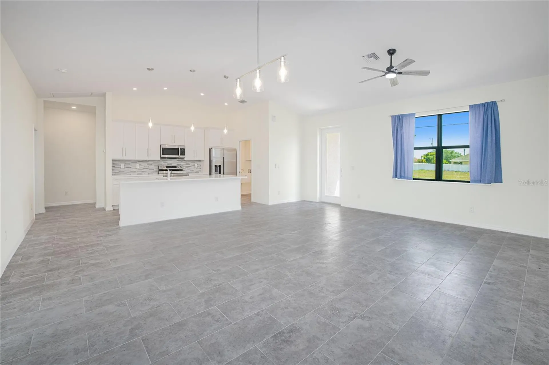 2102 NW 6th Place Cape Coral FL 33993