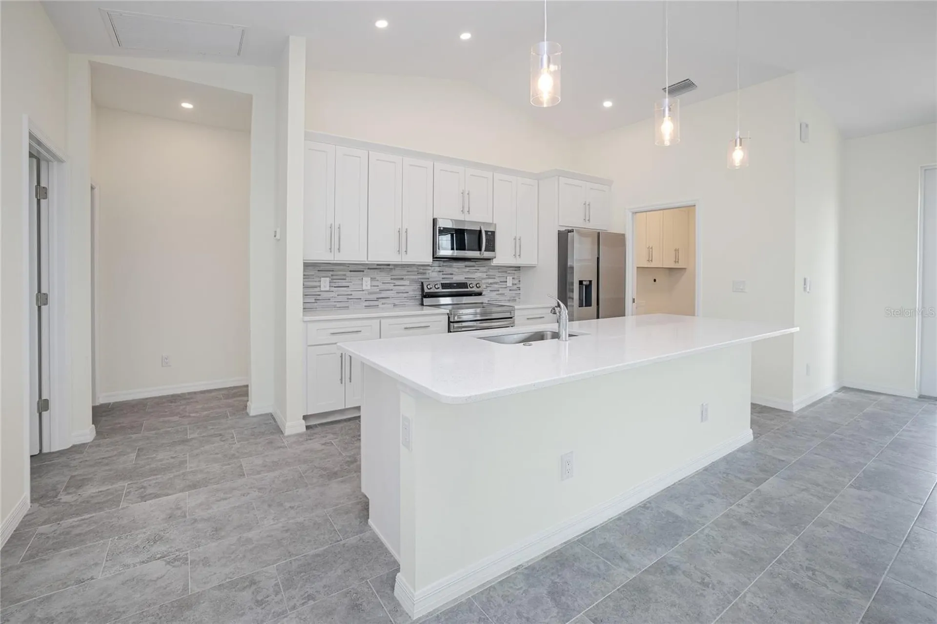2102 NW 6th Place Cape Coral FL 33993
