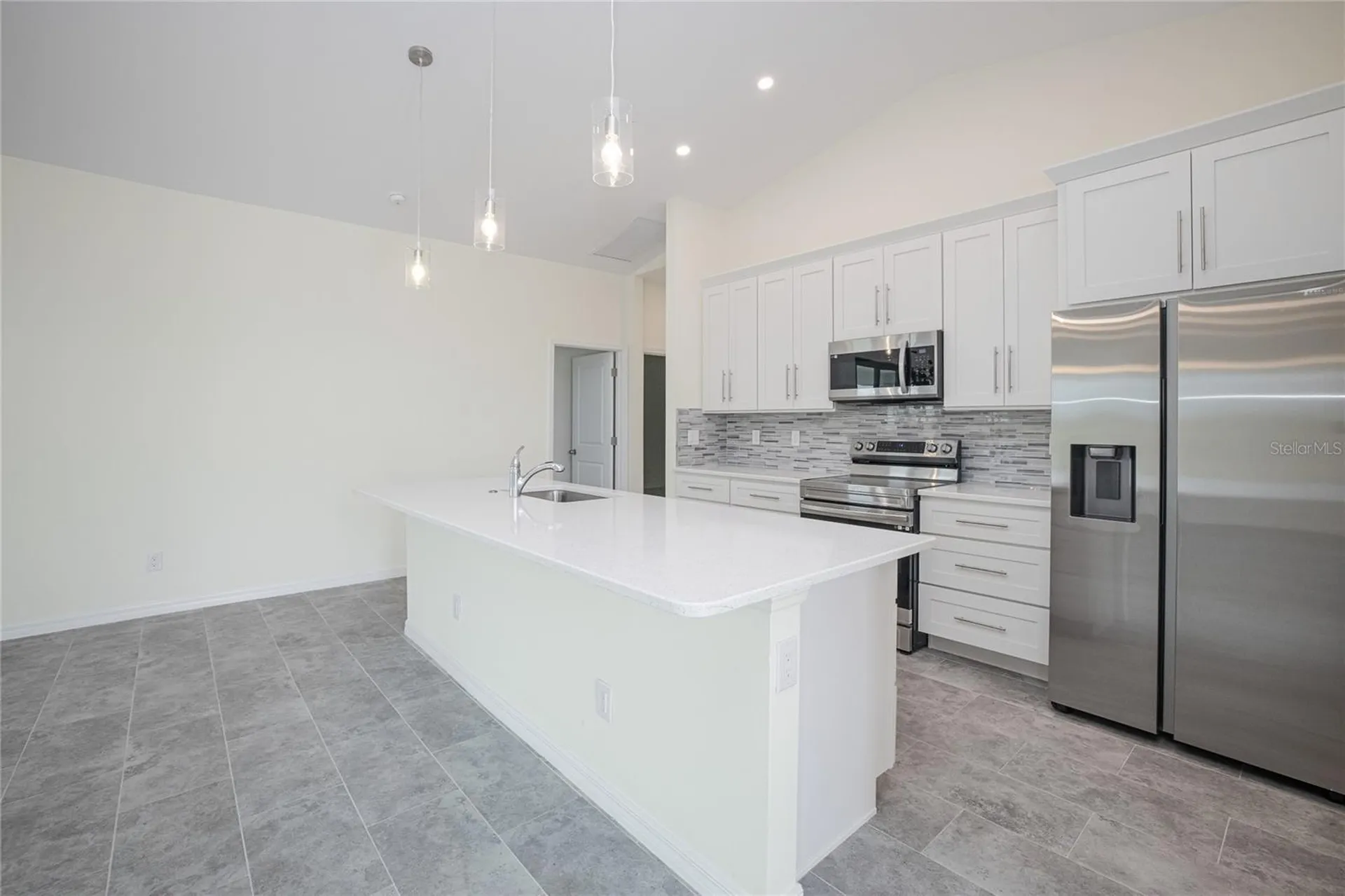 2102 NW 6th Place Cape Coral FL 33993