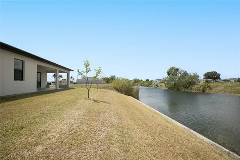 2102 NW 6th Place Cape Coral FL 33993