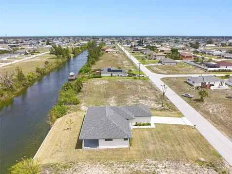 2102 NW 6th Place Cape Coral FL 33993