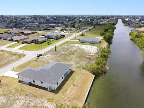 2102 NW 6th Place Cape Coral FL 33993