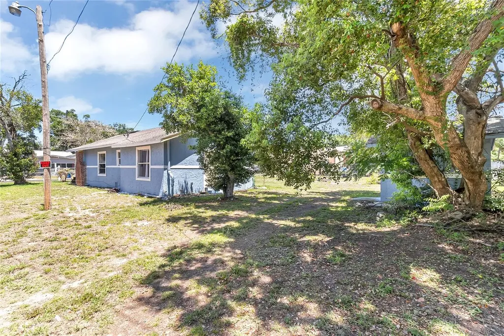 212 SE H SE Winter Haven FL 33880