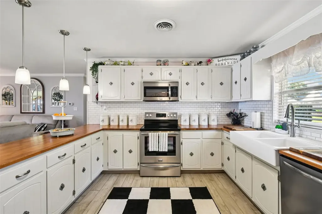 214 Paradise Lane Crescent City FL 32112