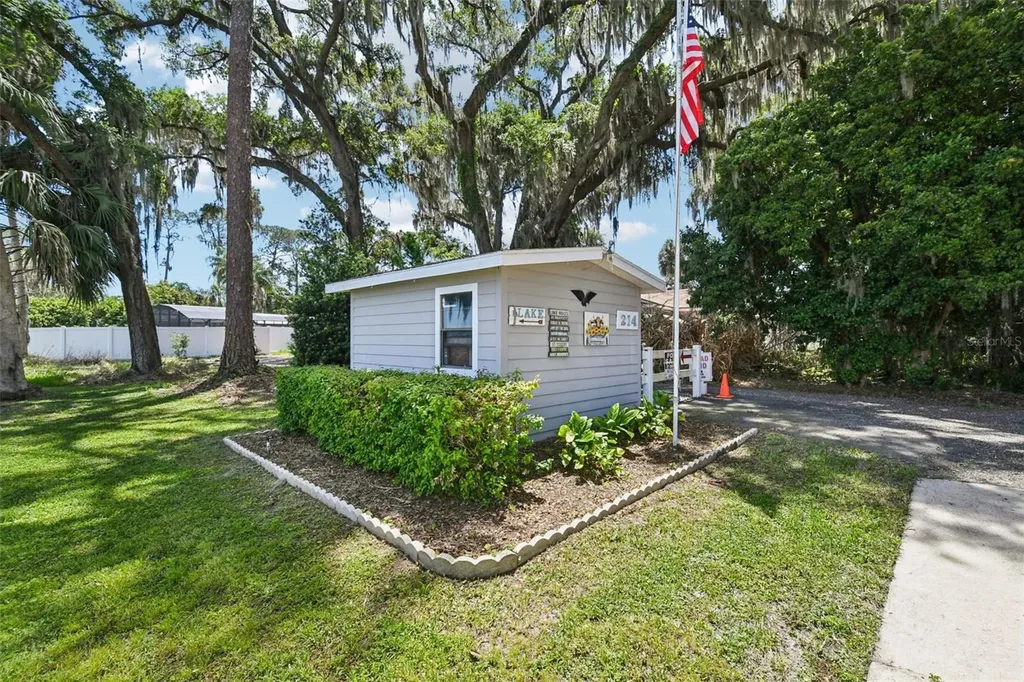214 Paradise Lane Crescent City FL 32112