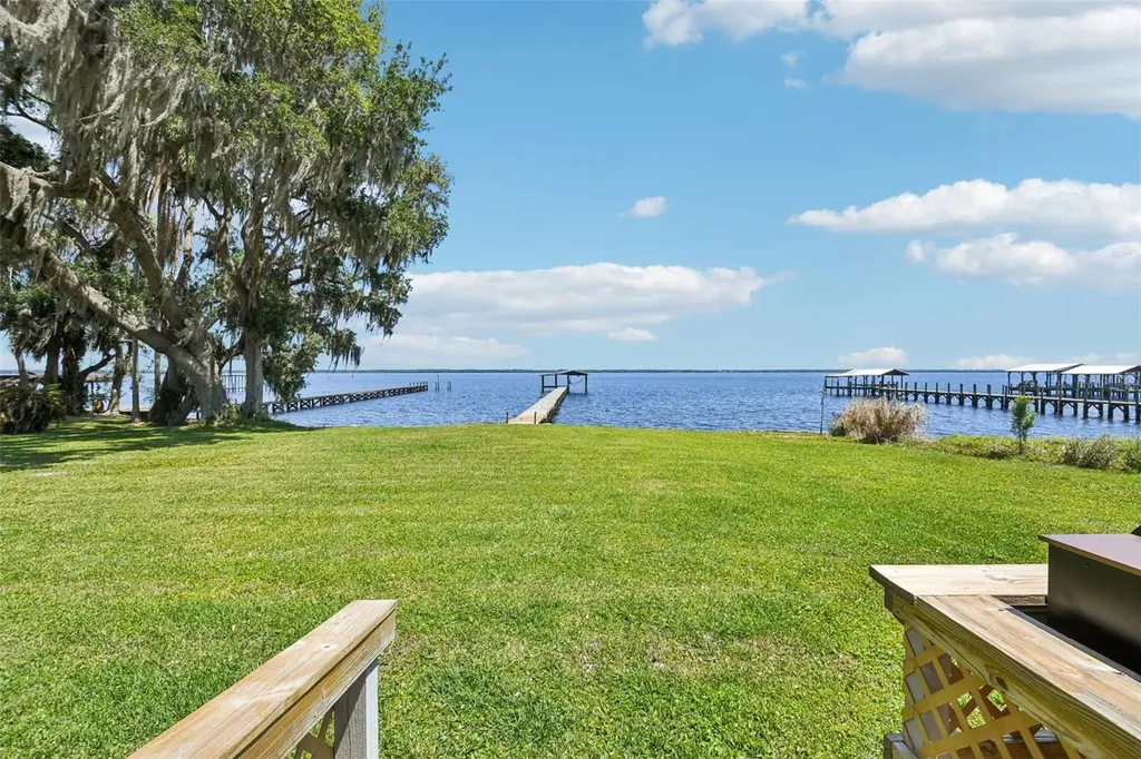 214 Paradise Lane Crescent City FL 32112