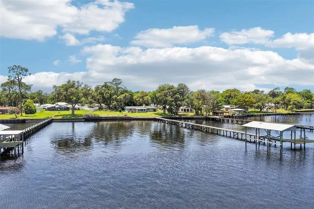 214 Paradise Lane Crescent City FL 32112