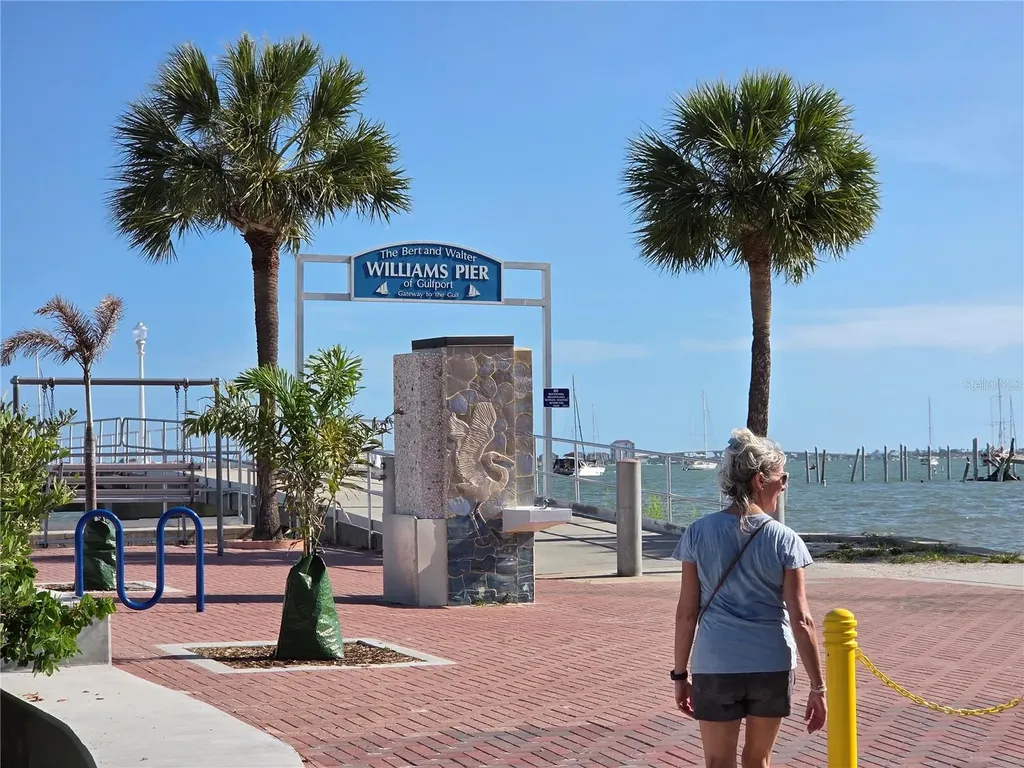 5105 Tangerine Avenue S Gulfport FL 33707