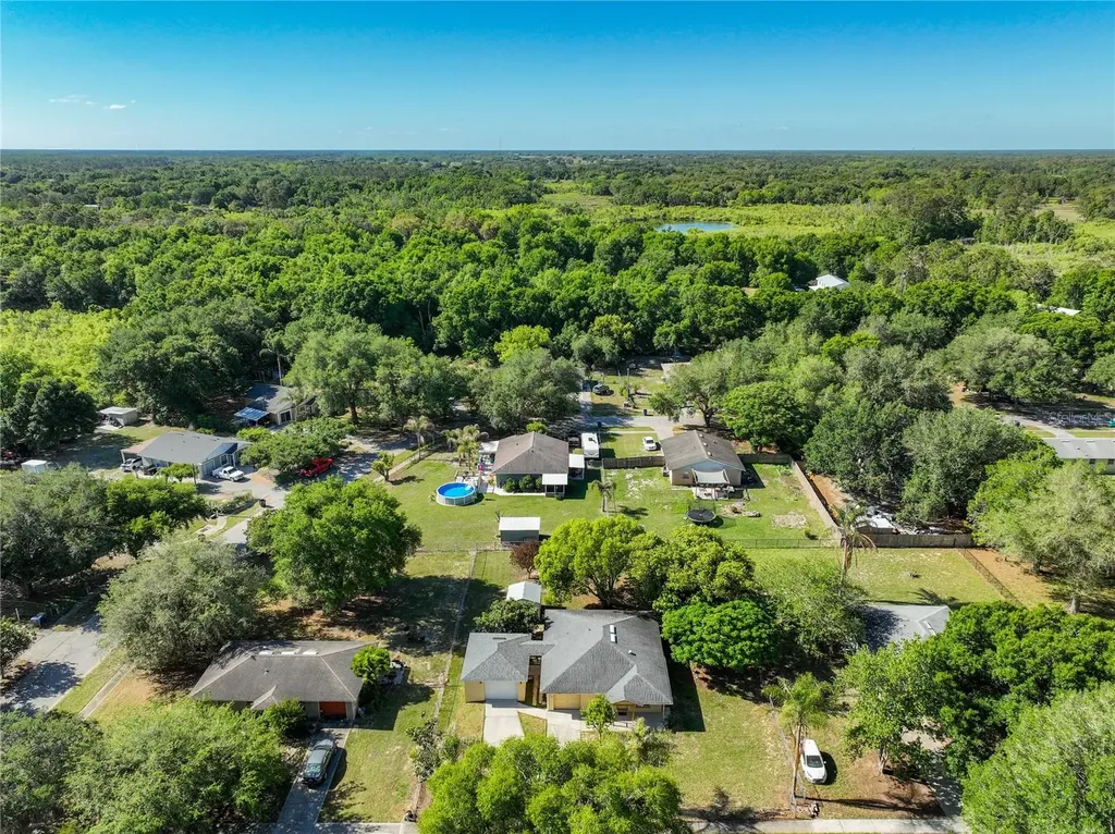 612 Palmetto Drive Mascotte FL 34753