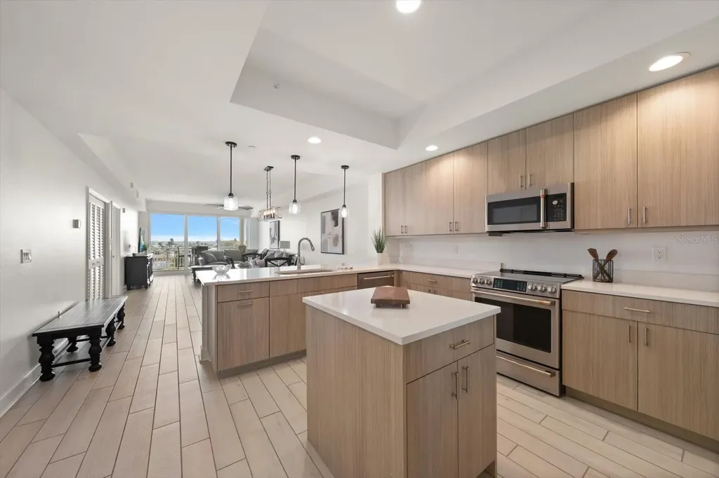 125 Island Way Clearwater Beach FL 33767