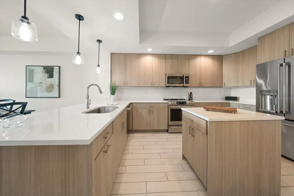 125 Island Way Clearwater Beach FL 33767