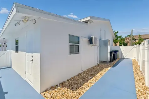 5117 N Lincoln Avenue Tampa FL 33614