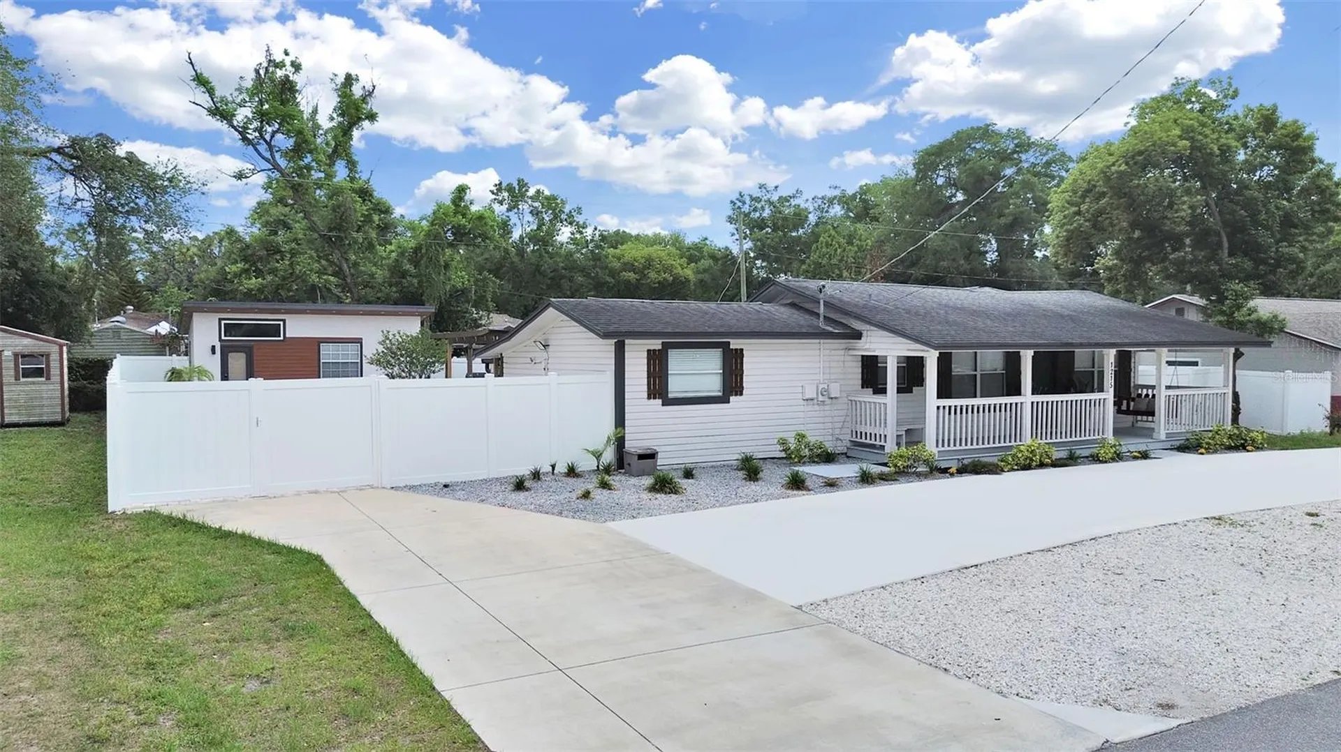 1215 E Curtis Street Tampa FL 33603
