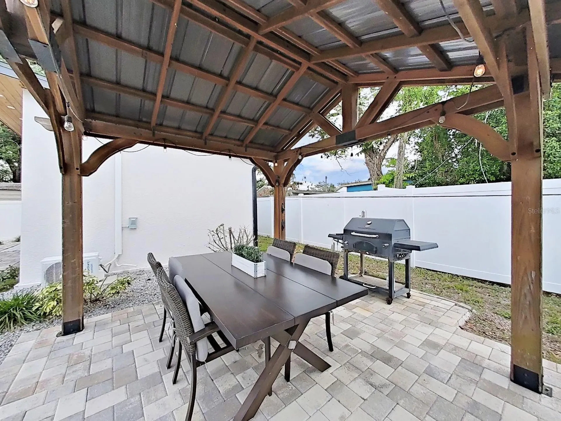 1215 E Curtis Street Tampa FL 33603