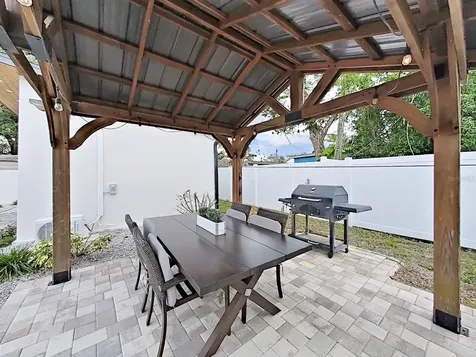 1215 E Curtis Street Tampa FL 33603