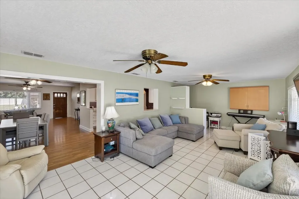 3067 Kapok Kove Drive Clearwater FL 33759