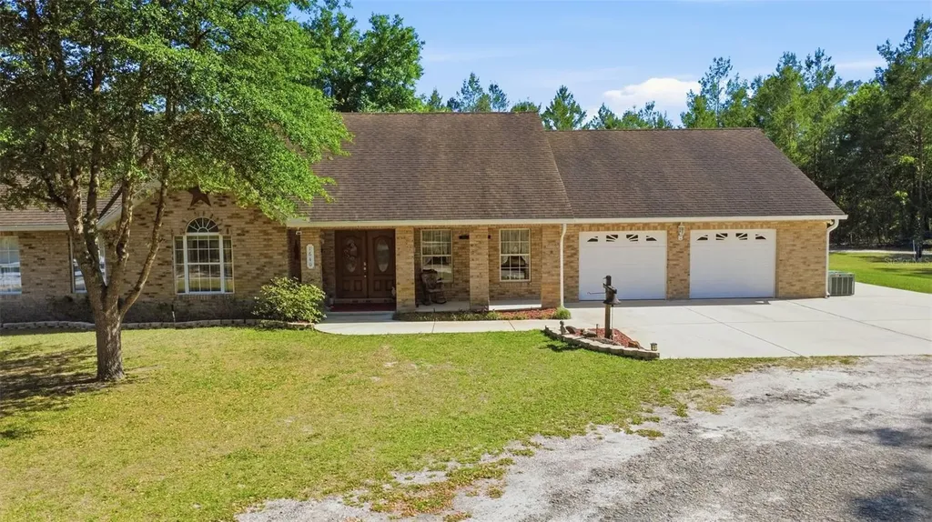 1640 Red Dog Road De Leon Springs FL 32130