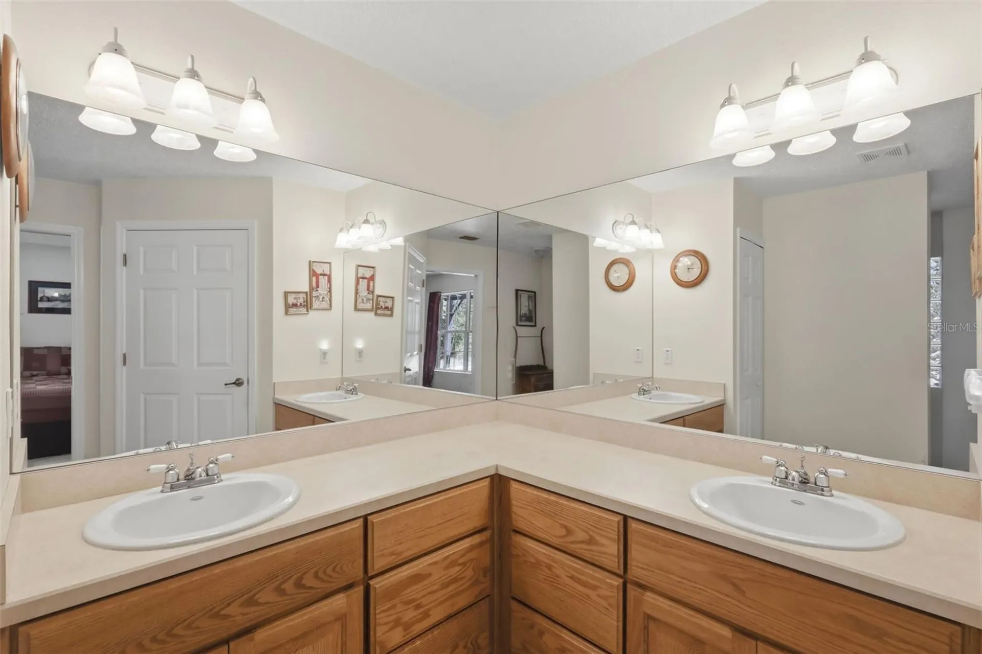 1640 Red Dog Road De Leon Springs FL 32130