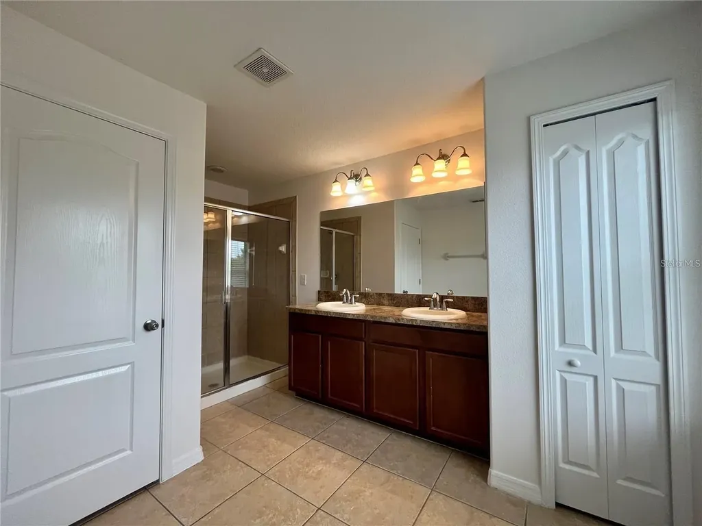 10935 Savannah Landing Circle Orlando FL 32832
