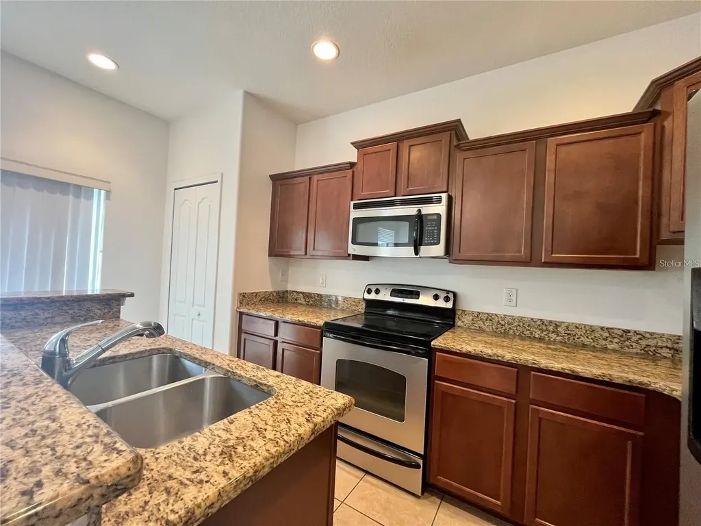 10935 Savannah Landing Circle Orlando FL 32832