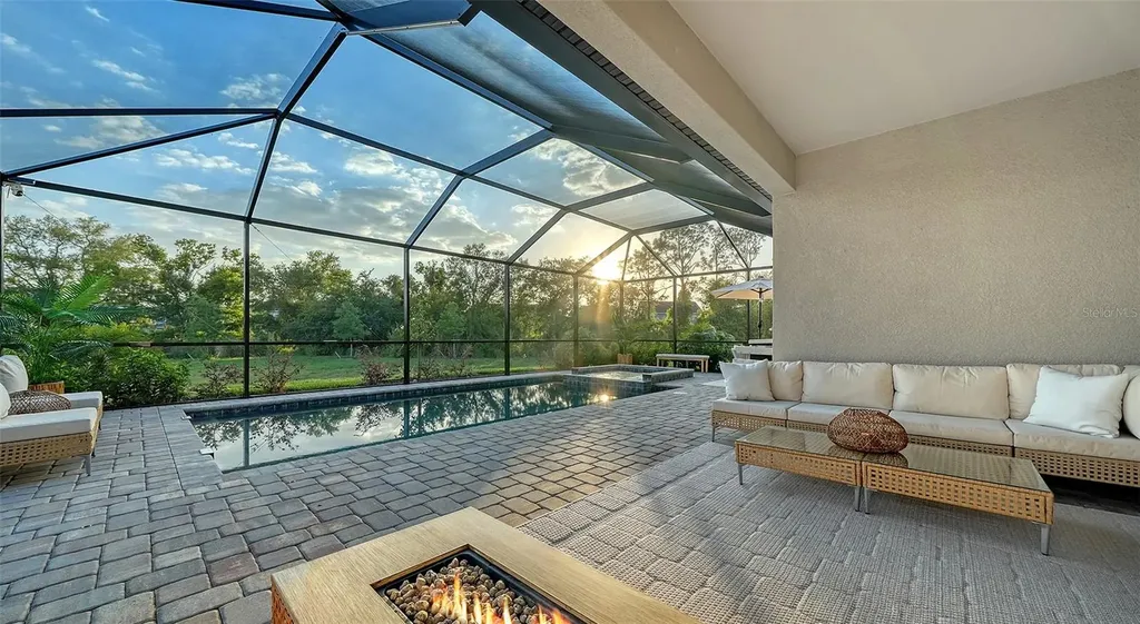 5321 Seal Isle Court Bradenton FL 34211