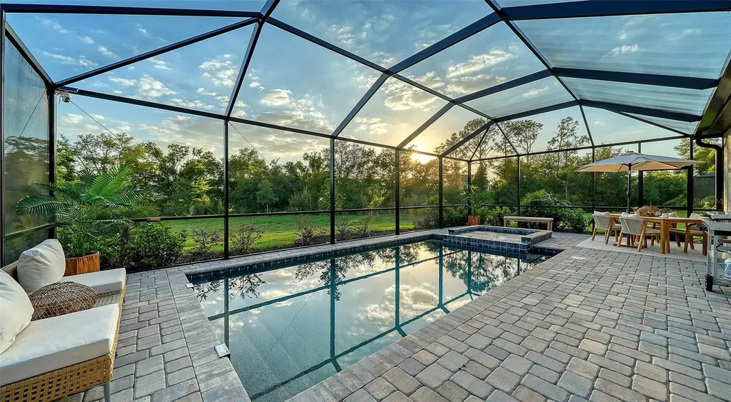 5321 Seal Isle Court Bradenton FL 34211