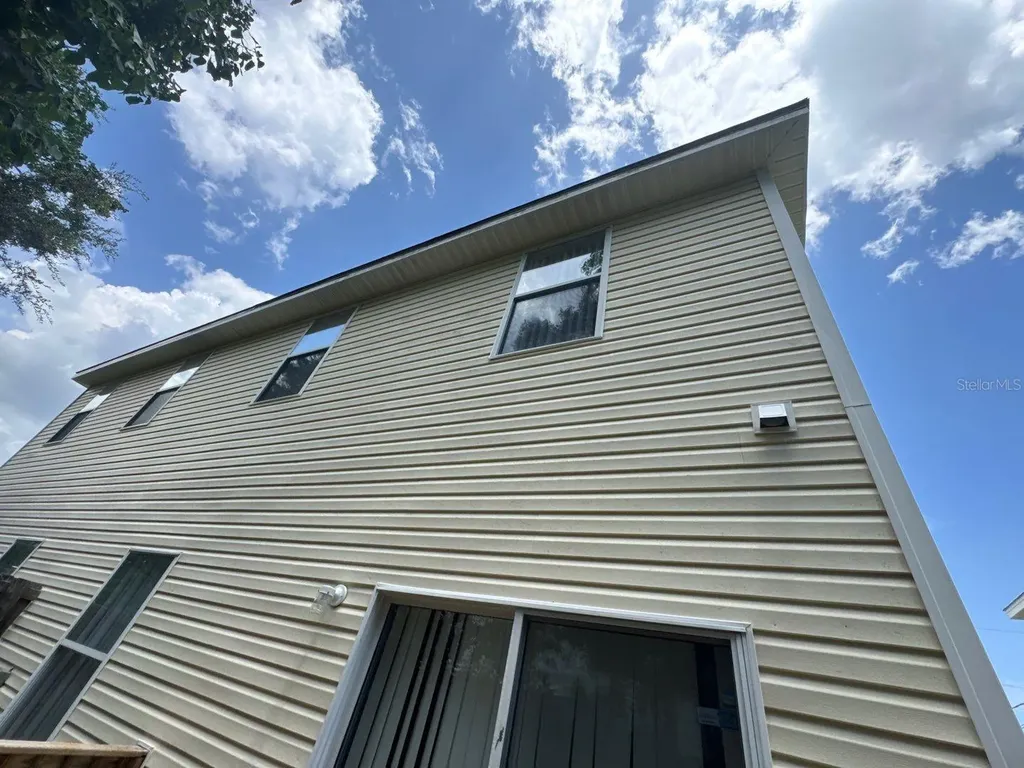 2127 Tom Street Navarre FL 32566