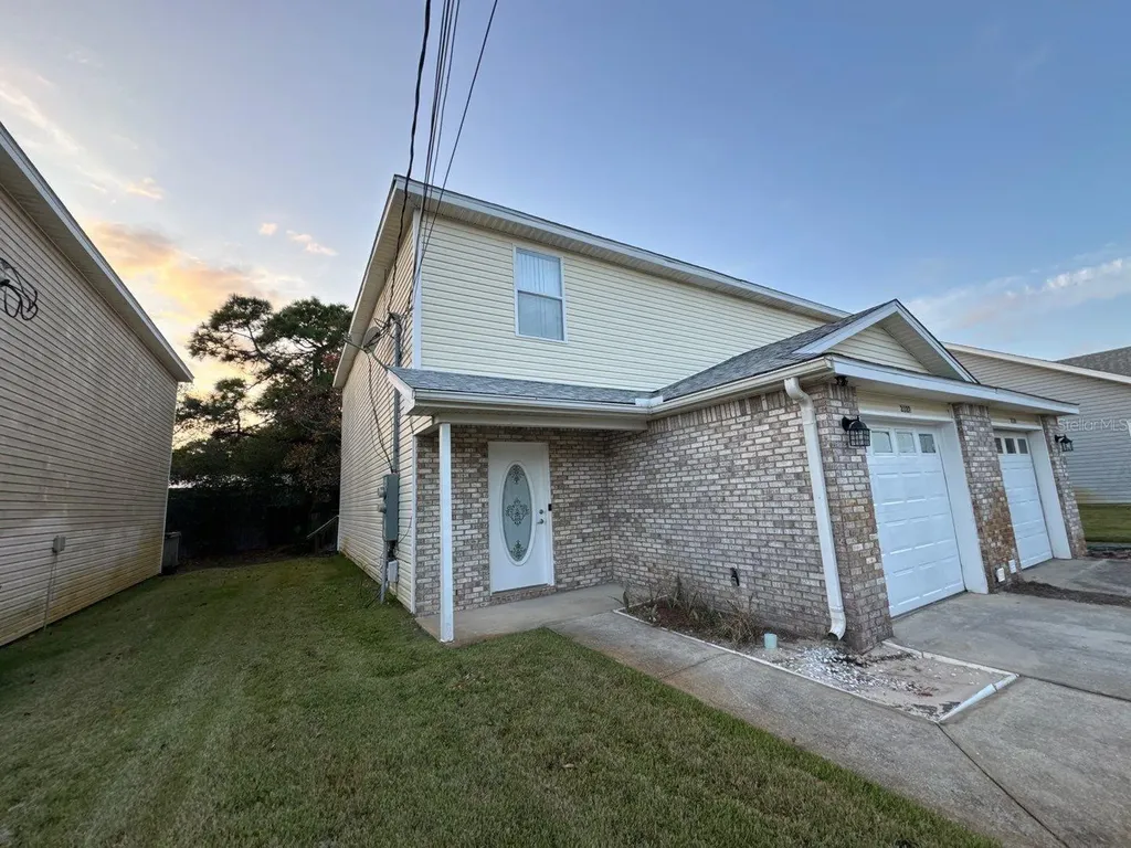 2127 Tom Street Navarre FL 32566