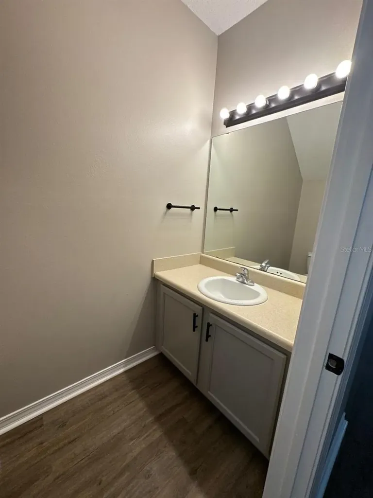 2127 Tom Street Navarre FL 32566