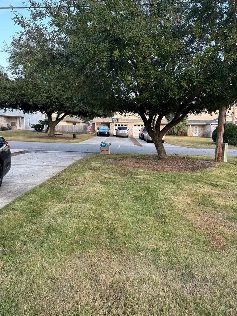 2127 Tom Street Navarre FL 32566