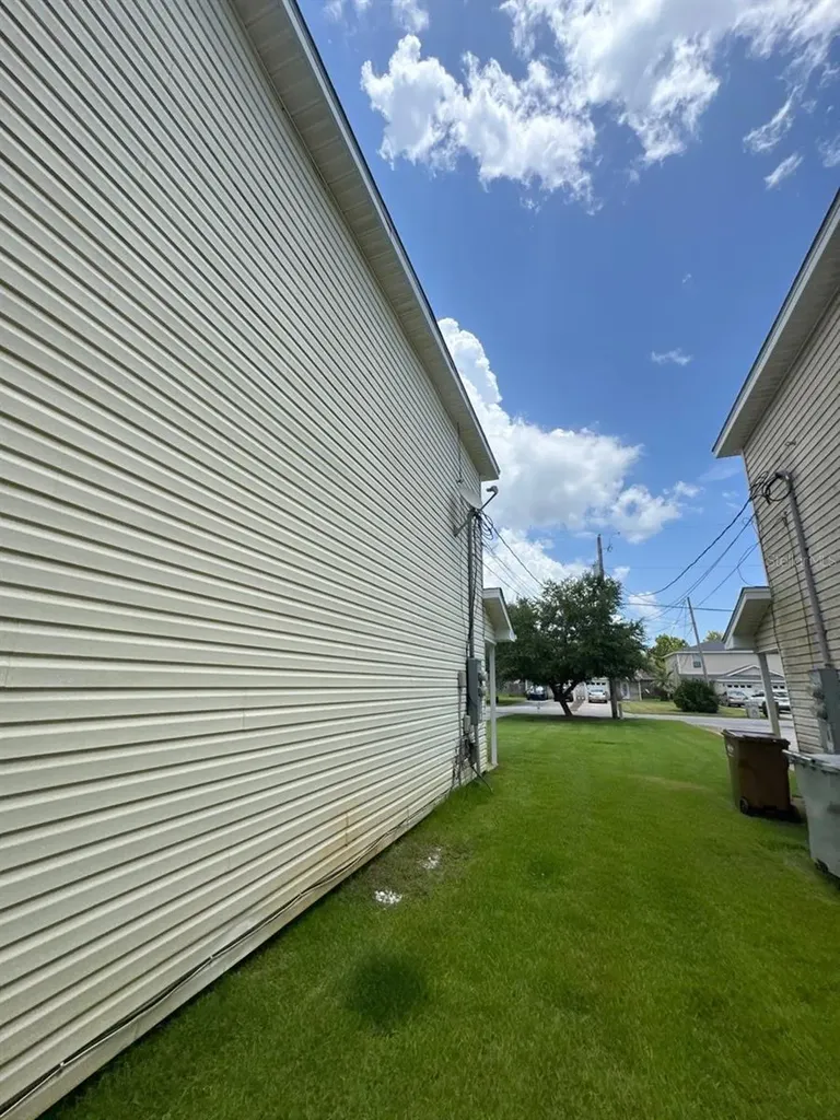 2127 Tom Street Navarre FL 32566