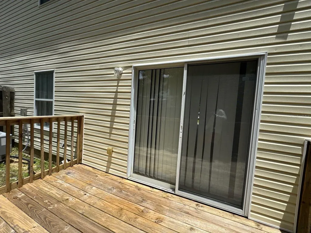 2127 Tom Street Navarre FL 32566