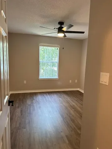 2127 Tom Street Navarre FL 32566