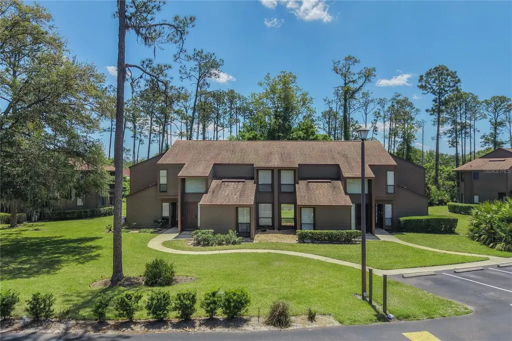 16 Hembury Lane Palm Coast FL 32137
