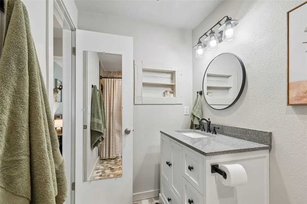 4111 N Bay Hills Boulevard Safety Harbor FL 34695